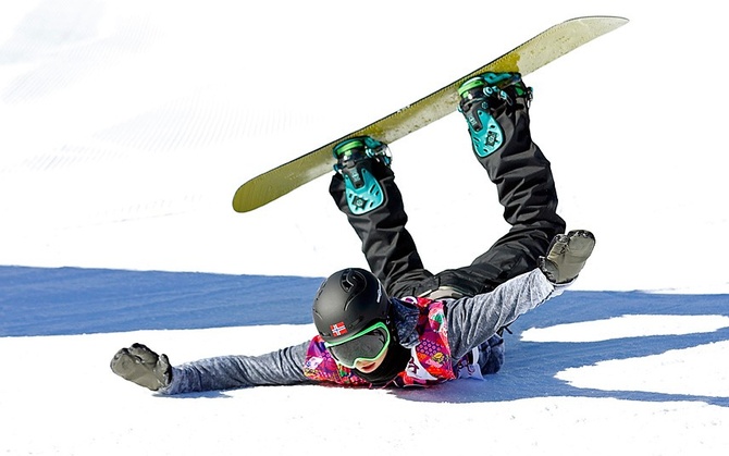 Норвежский сноубордист Столе Сандбек © MIKE BLAKE/REUTERS