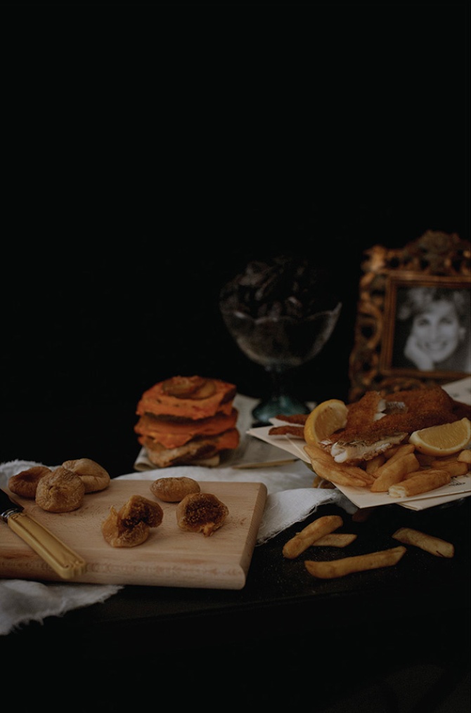 Бритни Спирс: рыба и картофель фри, чизбургеры «Макдональдс» без булочки, чернослив и инжир (100 штук), фотография принцессы Дианы в рамке.