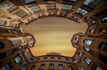 Питерское небо из двора-колодца. Gustavo Rodríguez фото 2