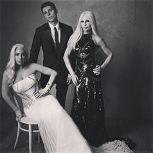 Леди Гага, Нолан Фанк и Донателла Версаче фото 17