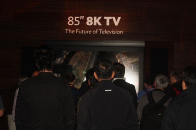 Огромное внимание привлек 85-дюймовый телевизор Sharp с поддержкой 8K