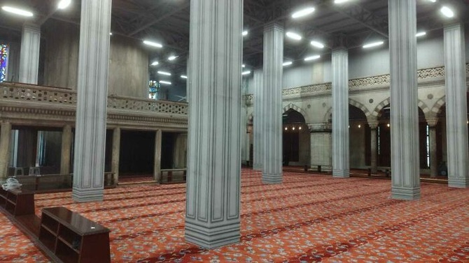 Эти колонны мечети кажутся сделанными на «минимальных настройках графики».