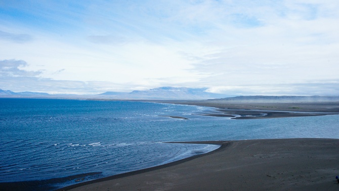 «Черный пляж», Александр Ивкович, черный пляж в юго-западной части Исландии