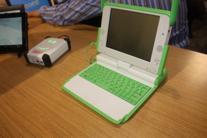 OLPC — гибрид планшета и ноутбука для детей
