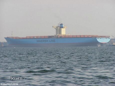Самый большой грузовой корабль в мире