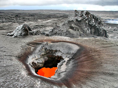Гроза и извержение вулкана