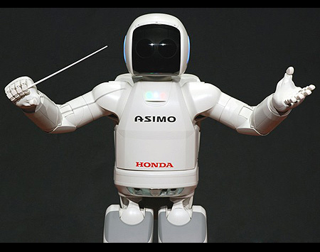 Робот ASIMO дирижировал оркестром