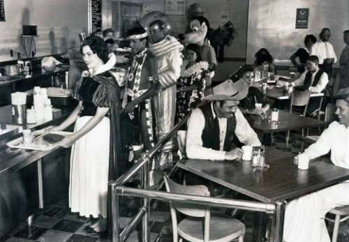Сыграем? Кафетерий «Диснейленда» в 1961 году