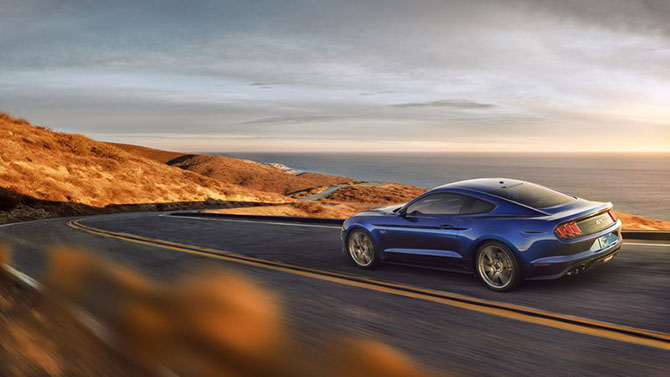 Ford показал агрессивное купе Mustang 2018