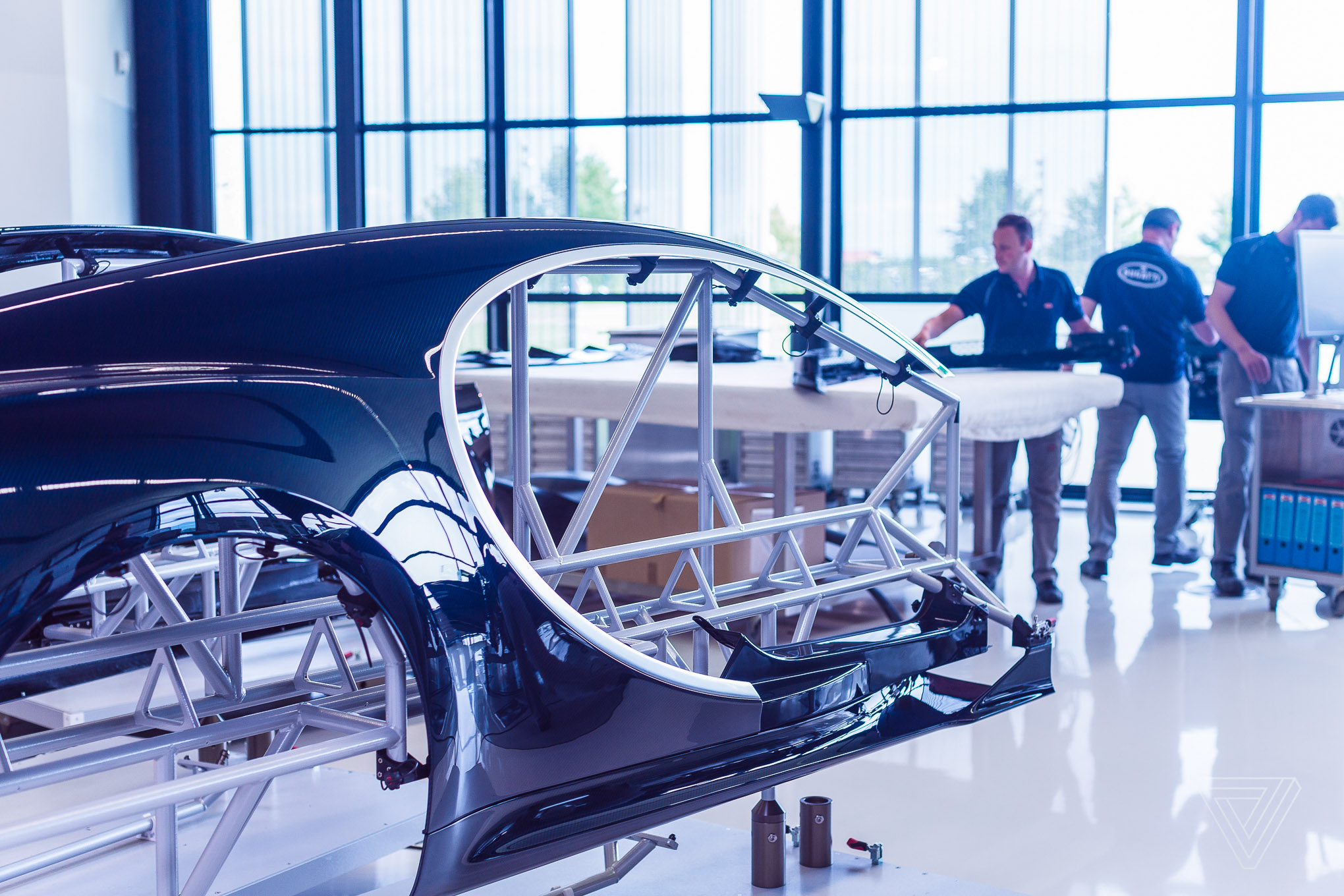 Эксклюзивный взгляд на создание $2,6-миллионного Bugatti Chiron