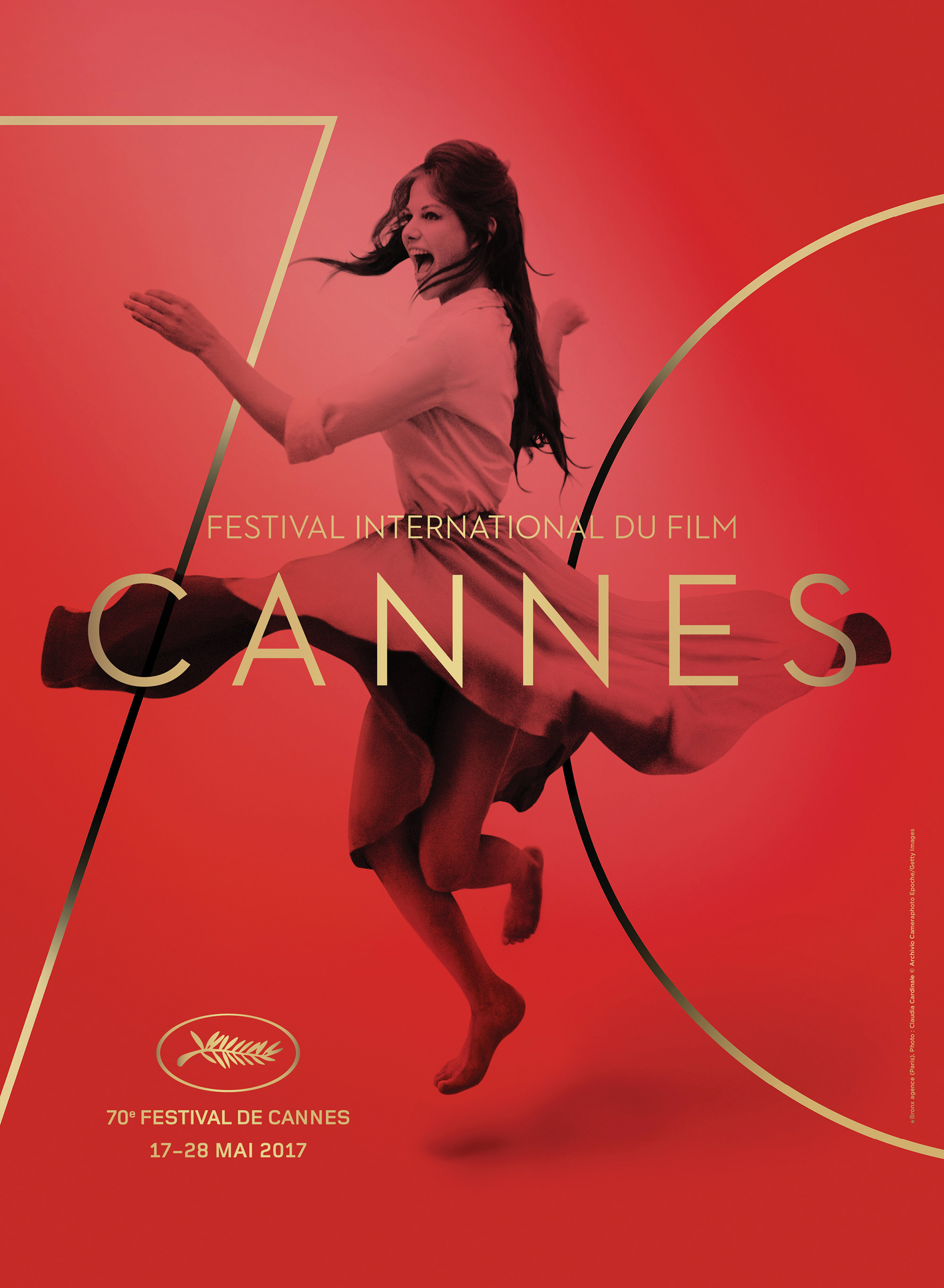 Клаудиа Кардинале танцует на постере 70-го Каннского кинофестиваля