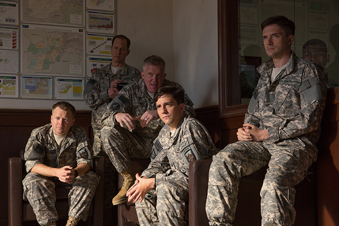 Брэд Питт наводит порядок в Афганистане в новом трейлере «Машины войны»
