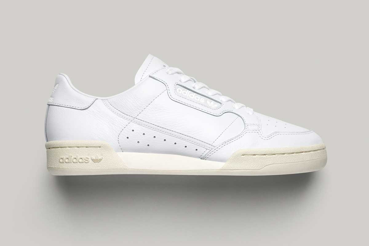 Adidas включил в коллекцию Home of Classics десять культовых моделей белых кожаных сникерсов