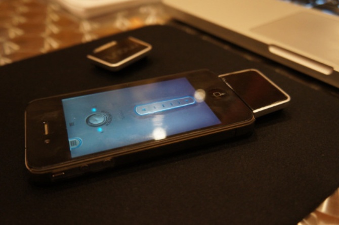 Mauz превращает iPhone в 3D-мышь с сенсорным дисплеем